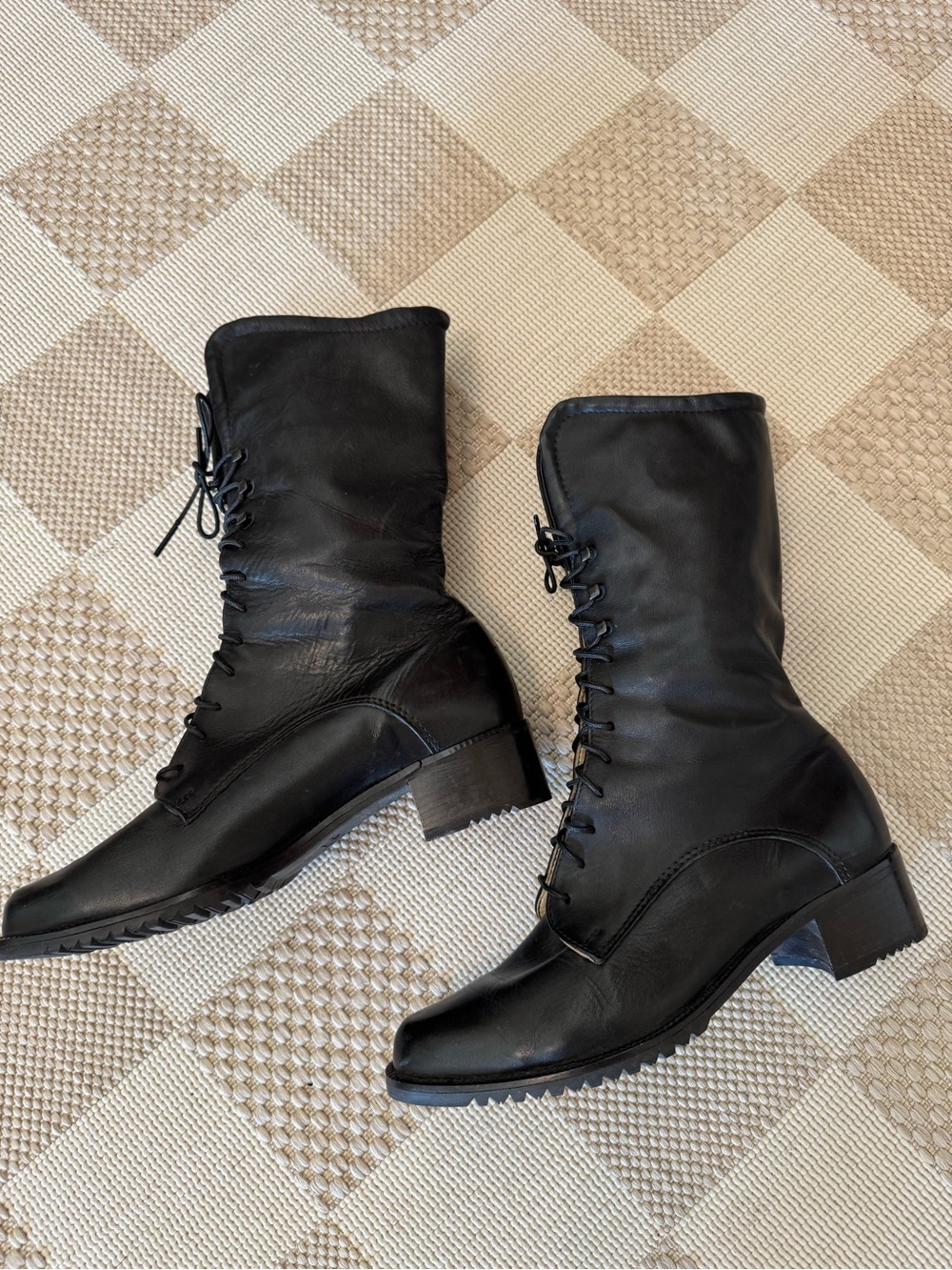 Santana Canada Women’s Black Leather Lace-Up Mid-Calf Boots Size 7